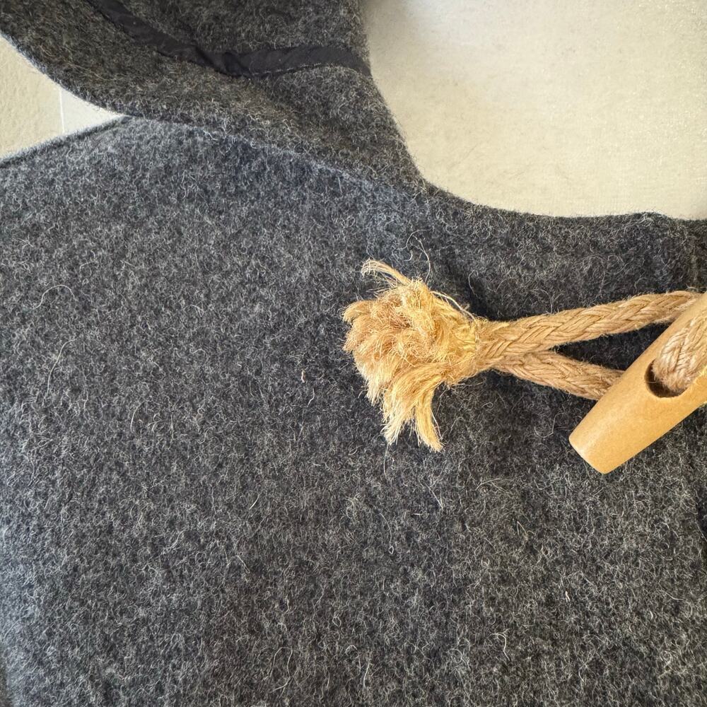 Vintage Fidelity by Gerald & Stewart Wool Toggle Cape Poncho Gray Size OS USA - Picture 5 of 7